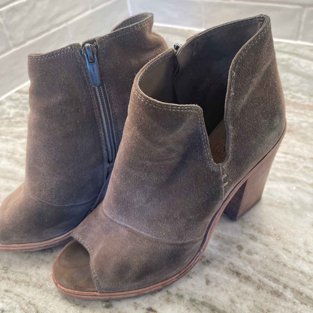 Vince Camuto peep toe booties. Size 9